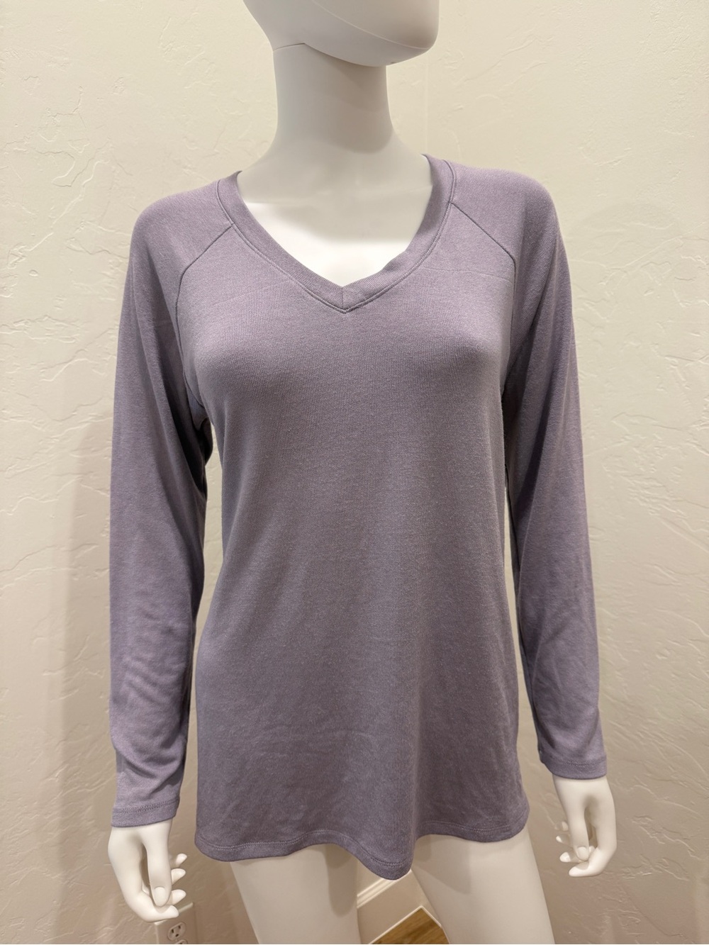 Banana Republic Lavender V-Neck Long Sleeve Tee